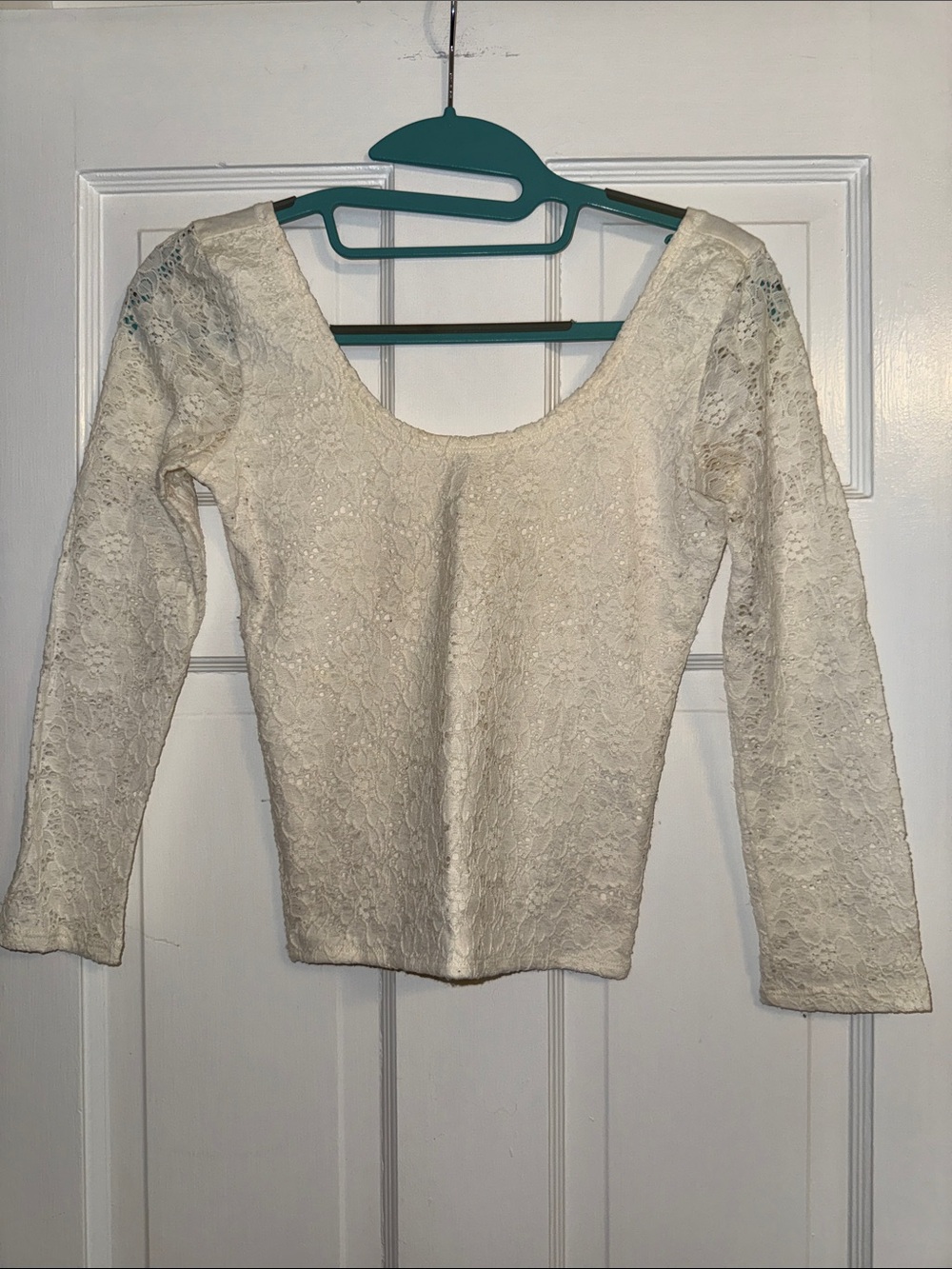 Hollister Cream Lace Scoop-Neck Long Sleeve Top